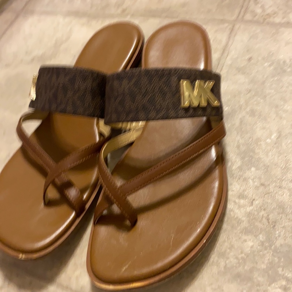 Micheal Kors Leather Sandals